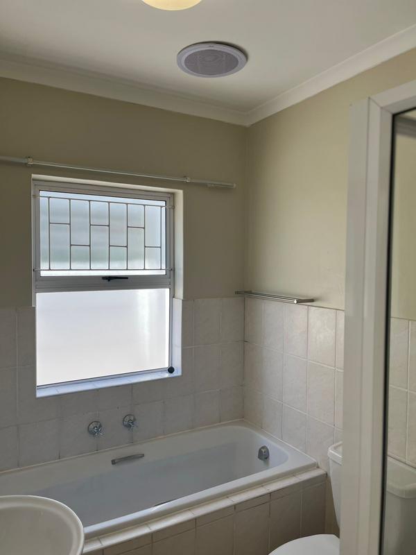 To Let 2 Bedroom Property for Rent in Parklands Western Cape